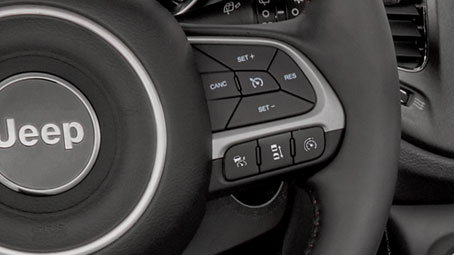 Адаптивный круиз-контроль с функцией остановки и начала движения